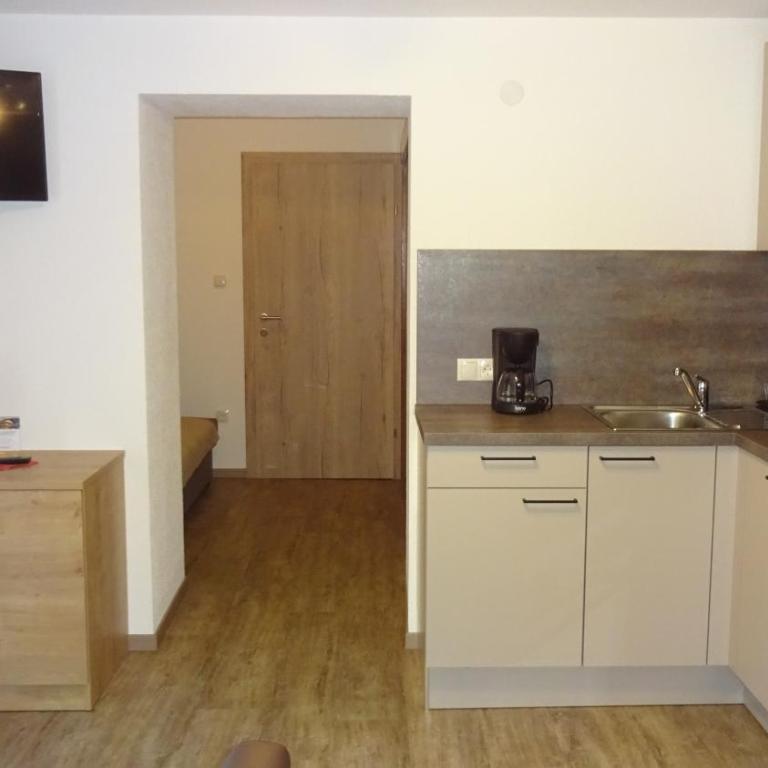 Fremdenpension Alpenruhe - Apartment mit 1 Schlafzimmer - 6