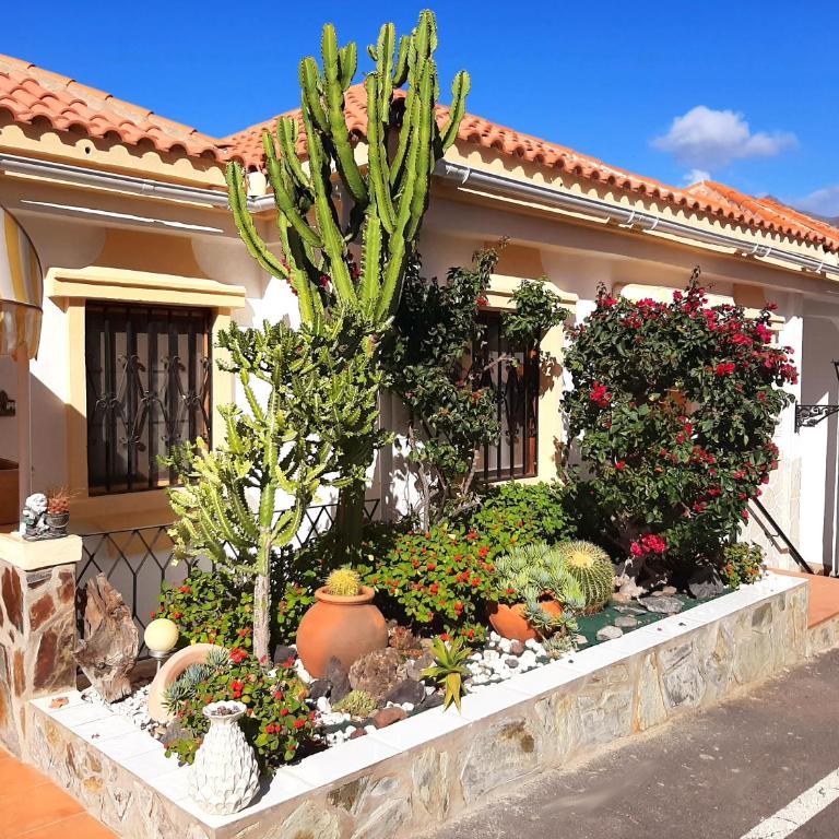 Stylish design w ocean & pool view, King size bed, Wifi,2 Smart Tv, street parking, 2 pools access - Apartamento de 1 dormitorio - 31