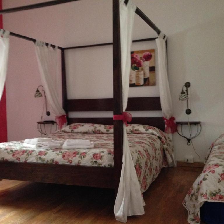 City's House Guest House - Camera Quadrupla con Bagno in Comune - 5