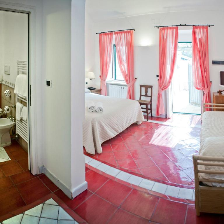 Grand Hotel Santa Domitilla - Camera Familiare - 1