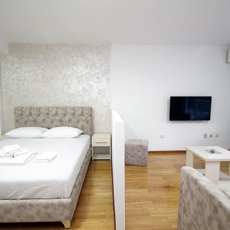 Holiday apartments Petrovac - One-Bedroom Apartment - 8