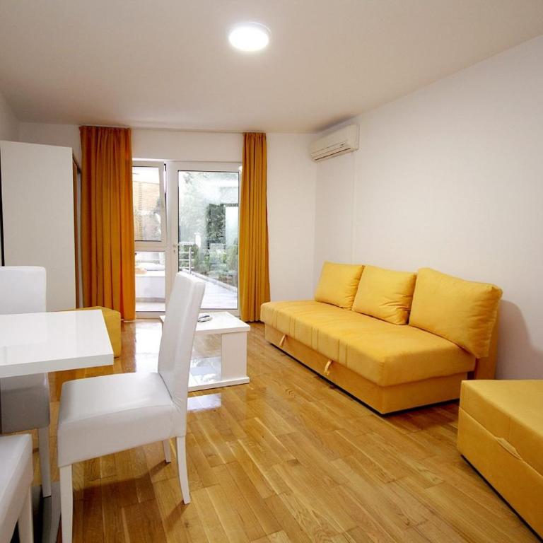 Holiday apartments Petrovac - Studio - 1