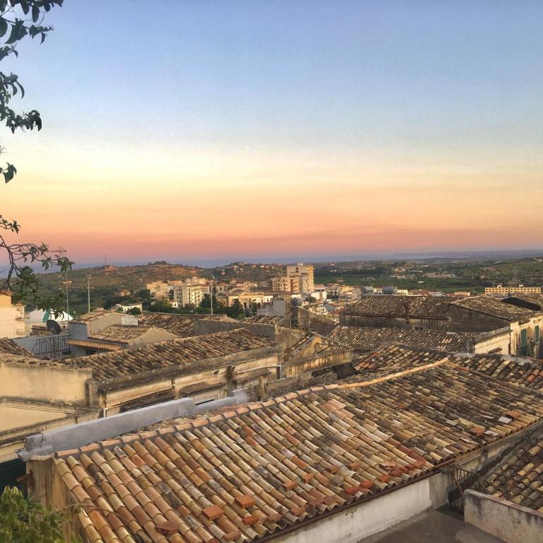 Melodia3 Suites Noto - Camera Tripla con Vista Mare - 4