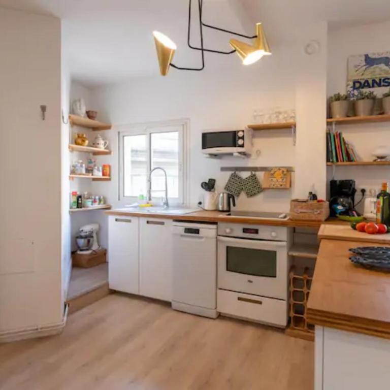 MAGNIFIQUE APPARTEMENT DE CHARME AVEC VUE SUR LE PALAIS DES PAPES À AVIGNON WiFI GRATUIT - Apartment mit 2 Schlafzimmern - 14