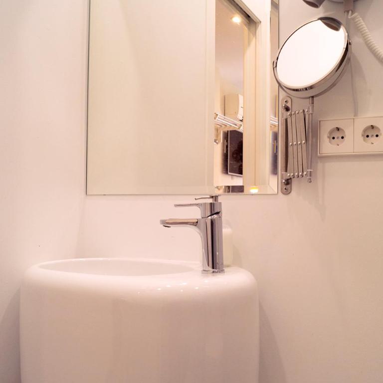 Chueca - Room Apartments - Studio (3 Adults) - Calle Valverde 25 - 4