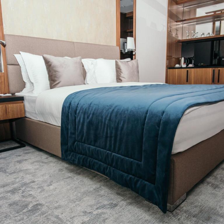 Central Point Hotel Beograd - Superior Soba s King-sajz Krevetom - 3