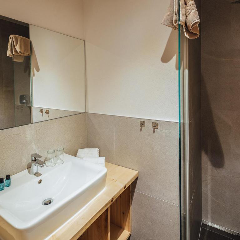 Haus Piz Lad - Doppelzimmer mit Balkon - 13