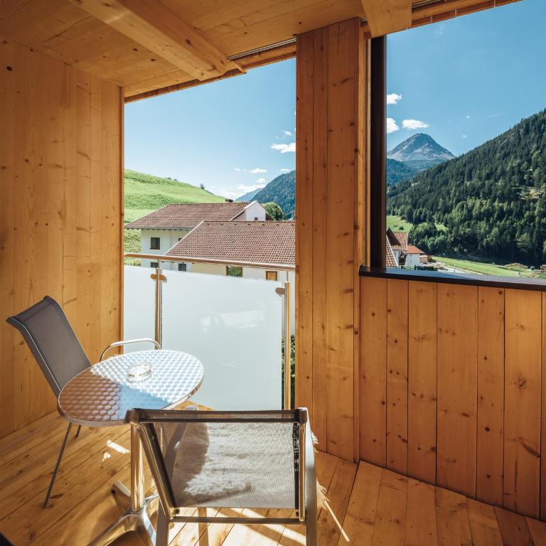Haus Piz Lad - Doppelzimmer mit Balkon - 10