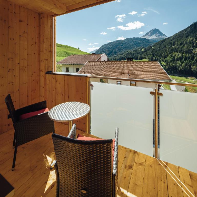 Haus Piz Lad - Doppelzimmer mit Balkon - 6