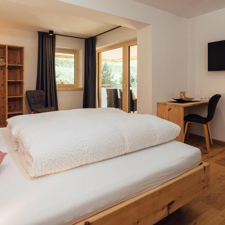 Haus Piz Lad - Doppelzimmer mit Balkon - 3