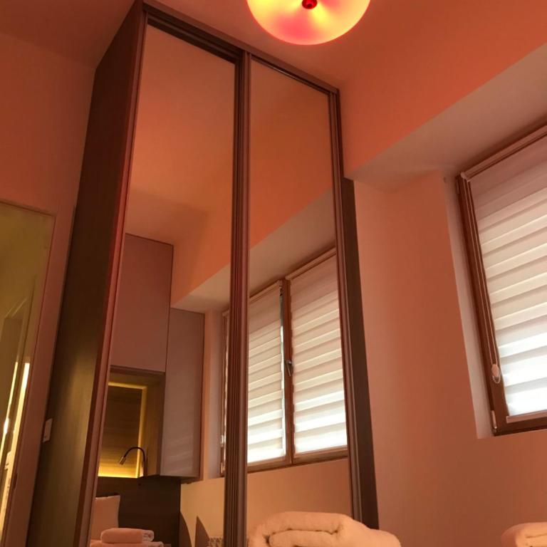 INNA Luxe&Wine- Central Belgrade Apartments - Deluks Apartman - 14