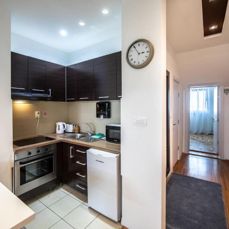 Dali Apartments - Deluxe Apartment - 10