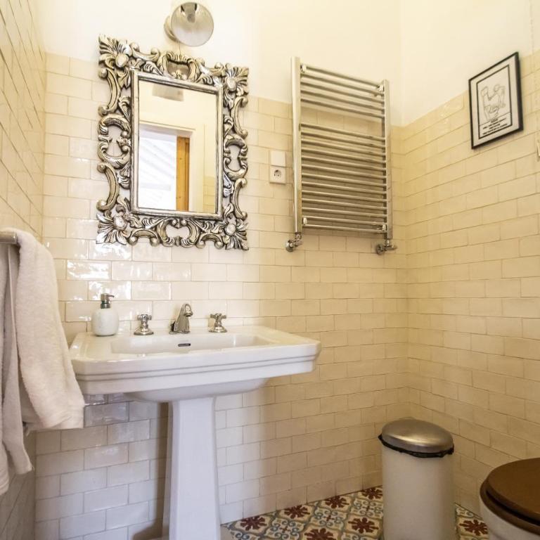 Villa Regionalista principios Siglo XX 1919 -Pedregalejo-Baños del Carmen-A UNOS METROS DEL MAR!!! PISCINA CLIMATIZADA BAJO PETICION - Villa with Private Pool - 98