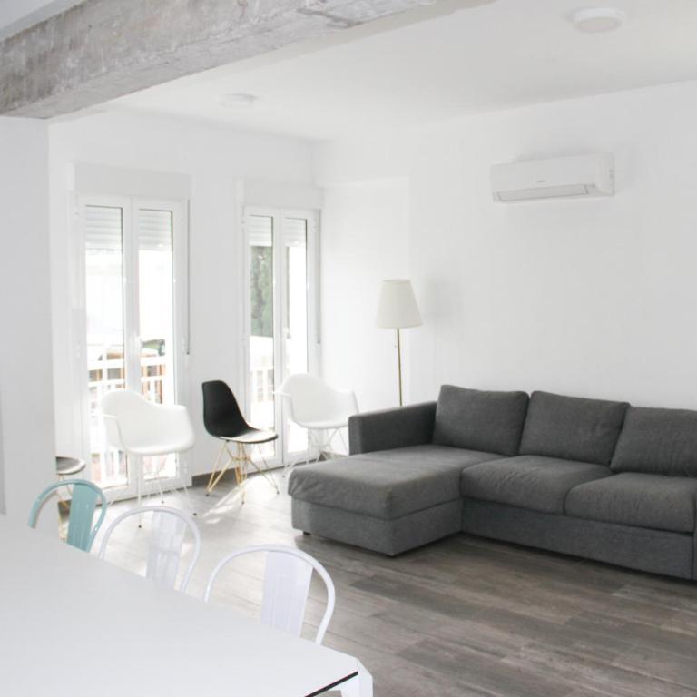 Espectacular Apartamento con Vistas al Mar - Solo Familias - Apartamento - 3