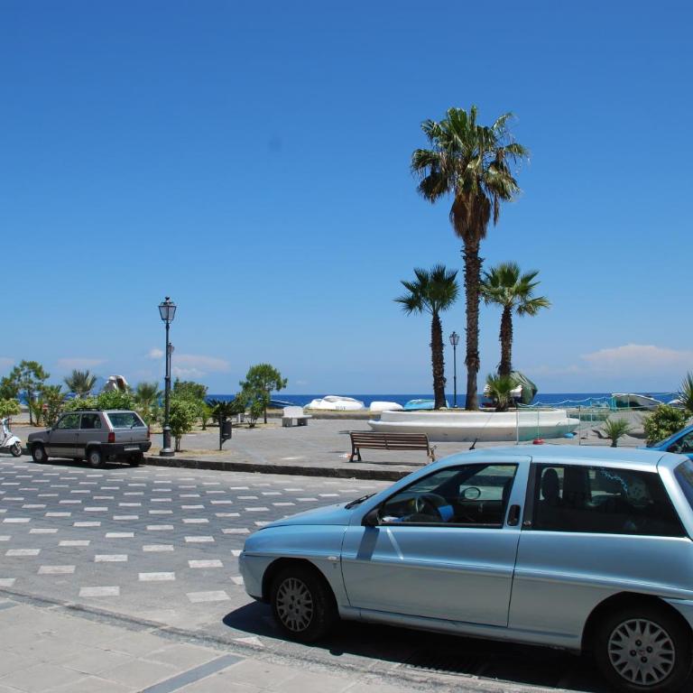 Vulcanoconsult Appartamenti Spiaggia - Appartamento con 1 Camera da Letto - Via Marina Garibaldi 127 - 17