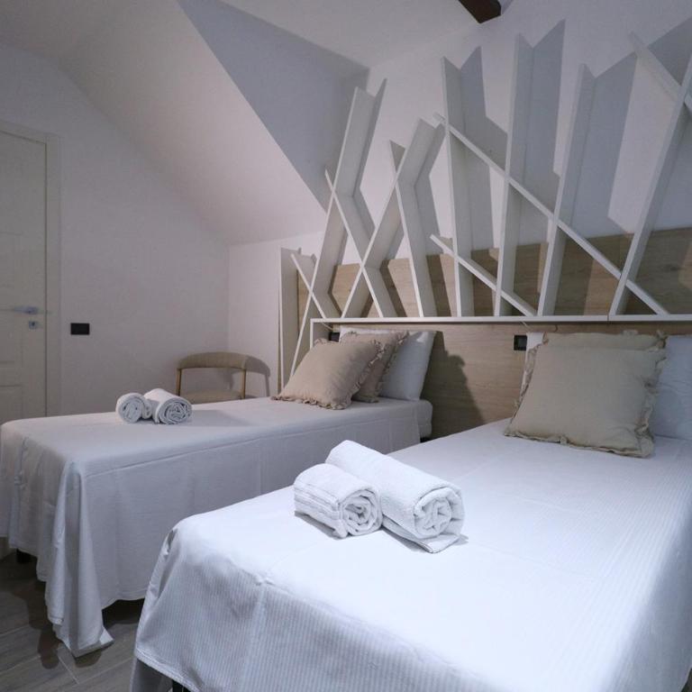 Affittacamere I Due Cavalieri - Double Room with Private Bathroom - 8