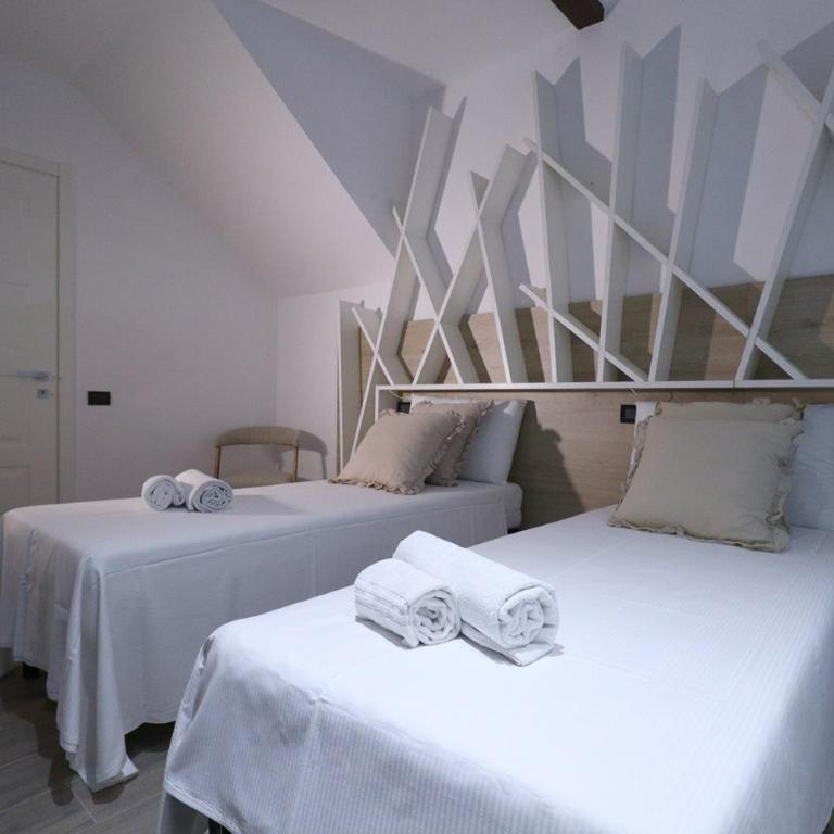 Affittacamere I Due Cavalieri - Double Room with Private Bathroom - 9