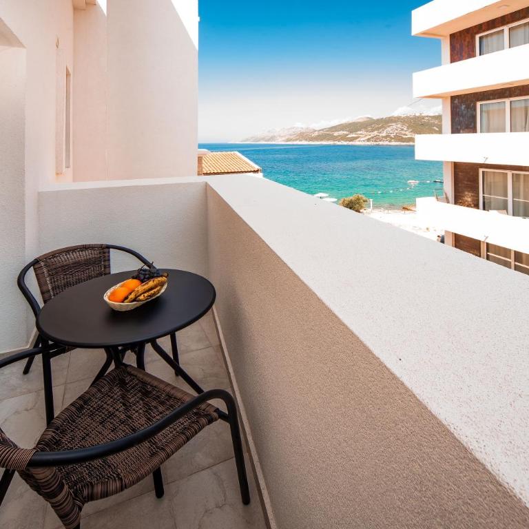 David Lux beach rooms - Deluks Dvokrevetna Soba sa Bračnim Krevetom/Zasebnim Krevetima, Balkonom i Bočnim Pogledom na More - 2