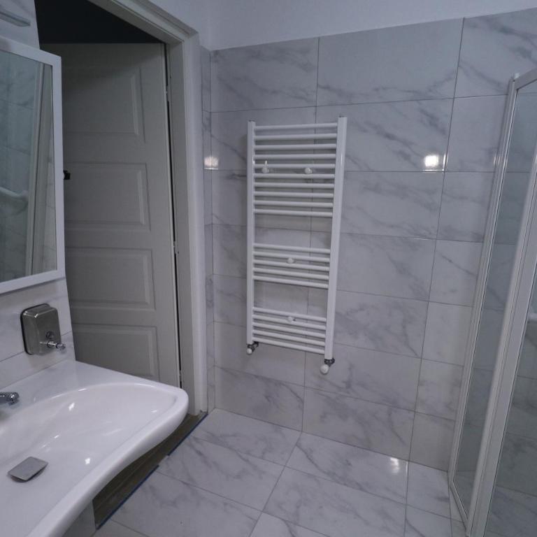 Affittacamere I Due Cavalieri - Double Room with Private Bathroom - 10