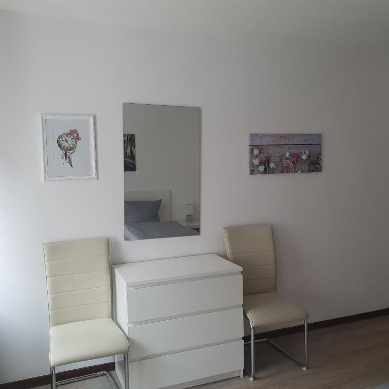 New City Center Stays 1 - Three-Bedroom Apartment - 7
