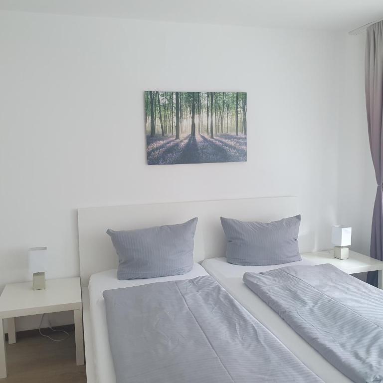 New City Center Stays 1 - Three-Bedroom Apartment - 8