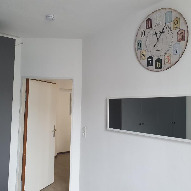 New City Center Stays 1 - Three-Bedroom Apartment - 10