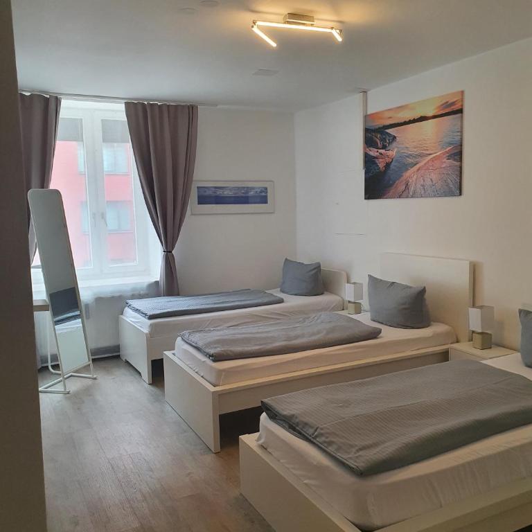 New City Center Stays 1 - Three-Bedroom Apartment - 15
