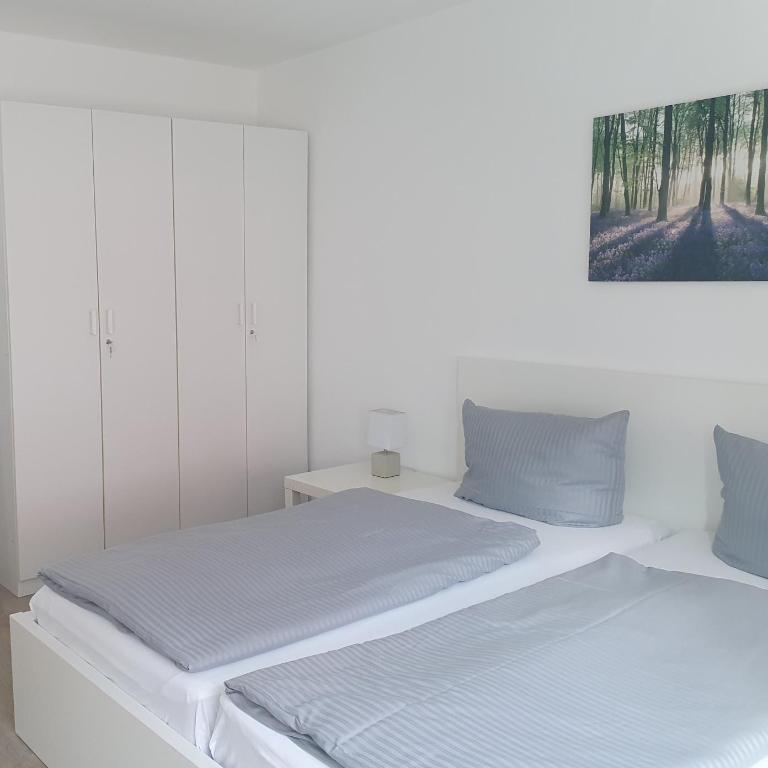 New City Center Stays 1 - Three-Bedroom Apartment - 17