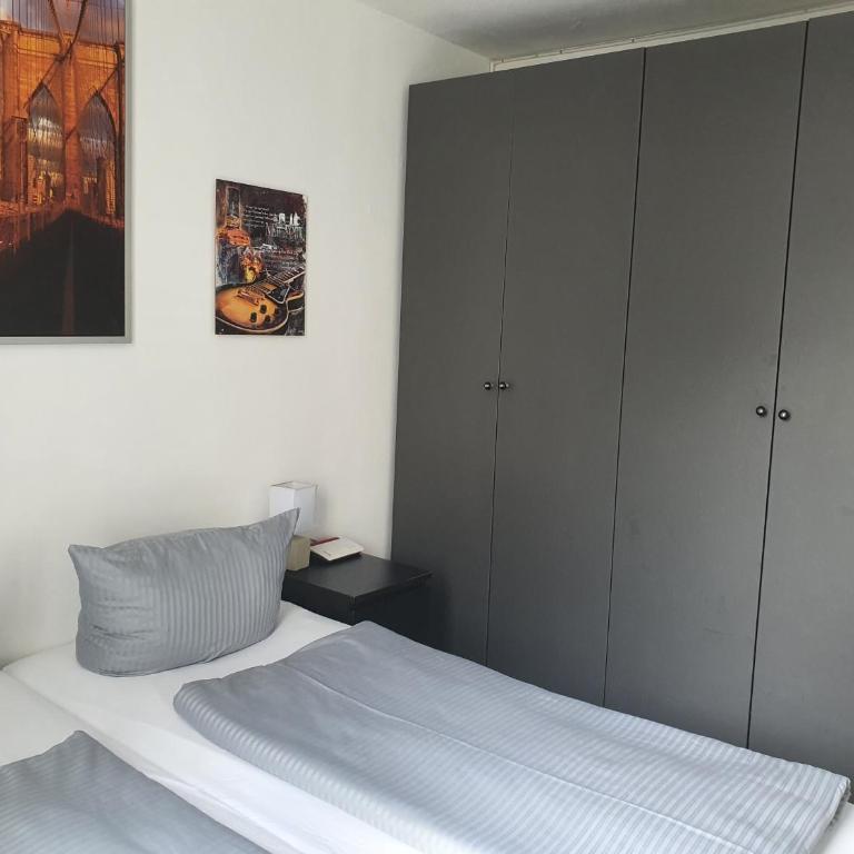 New City Center Stays 1 - Three-Bedroom Apartment - 18