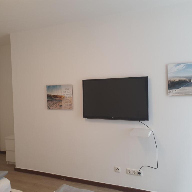 New City Center Stays 1 - Three-Bedroom Apartment - 19
