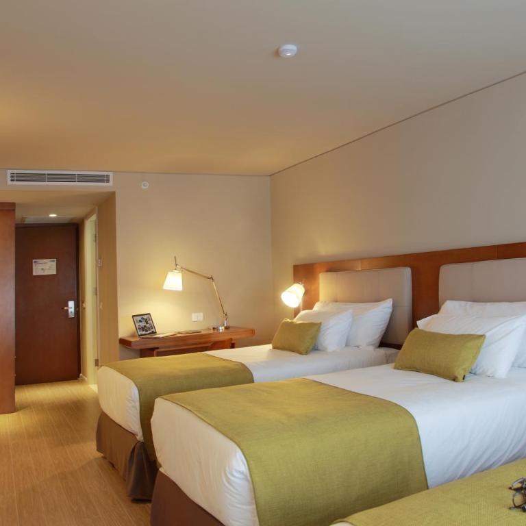 Dazzler by Wyndham Montevideo - Classic Twin Room - 8
