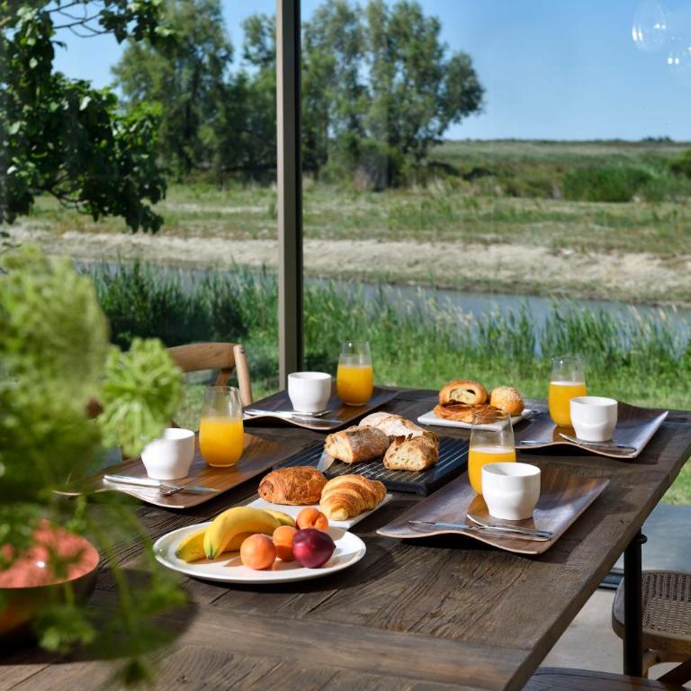 Mas du Couvin, maison d'hôtes en Camargue - Camera King con Vista Giardino - 13