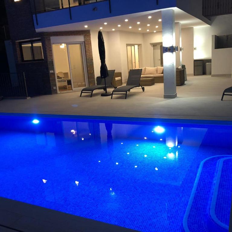 Luxury Villa for 12 people - Villa - 9