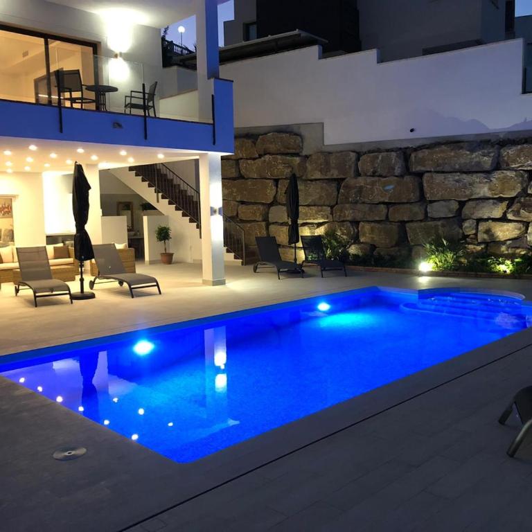 Luxury Villa for 12 people - Villa - 5