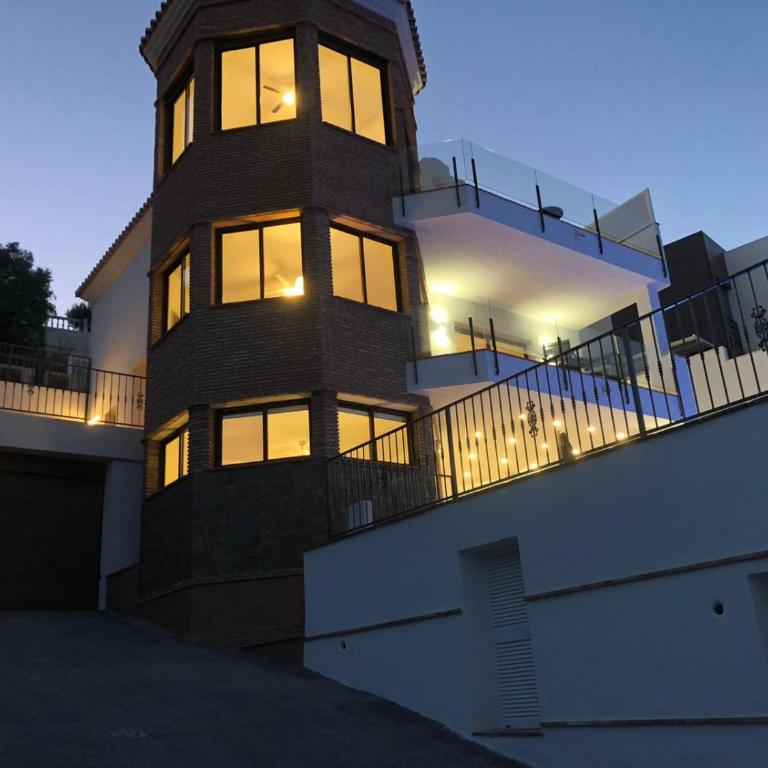 Luxury Villa for 12 people - Villa - 11