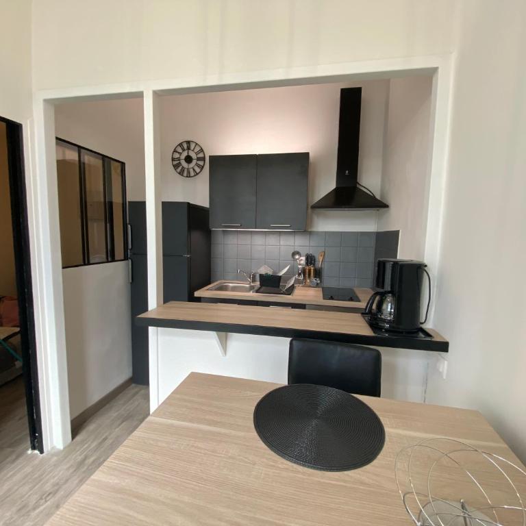 Studio lumineux en Centre Ville avec vue sur la Dent du Chat - Apartment mit 1 Schlafzimmer - 7