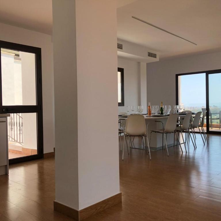 Luxury Villa for 12 people - Villa - 37