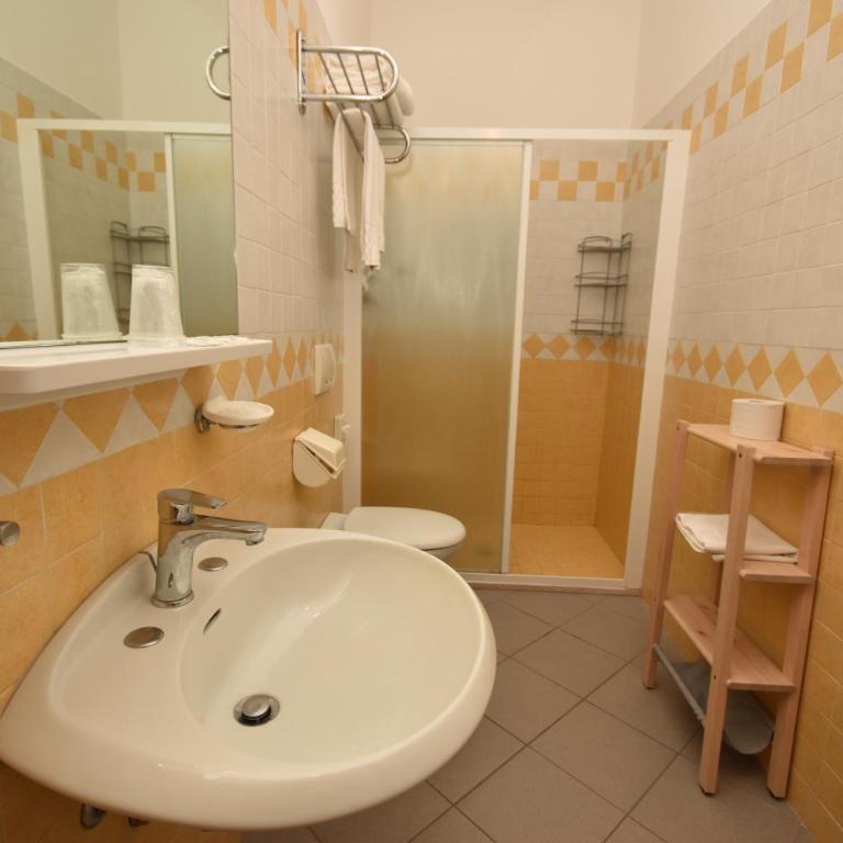 Hotel Thea - Camera Tripla Standard - 2