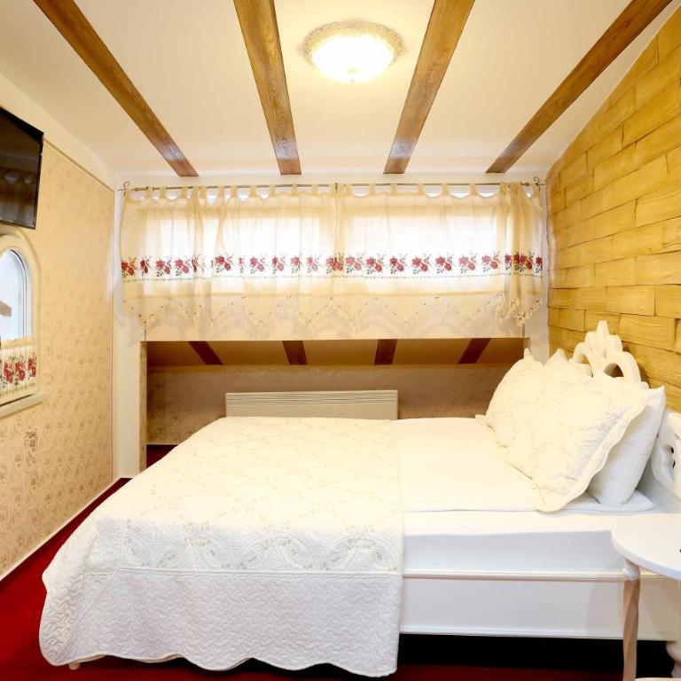Hotel Lula - Komfor Dvokrevetna Soba sa Bračnim Krevetom - 6