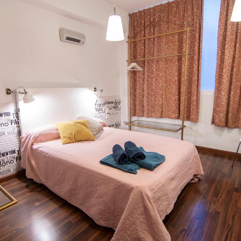 Casa Montalbán Apartamentos Turísticos - Three-Bedroom Apartment - Calle Recogidas 49 - 4