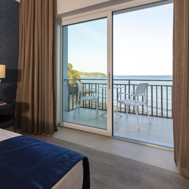 Summit Hotel - Junior Suite - 10