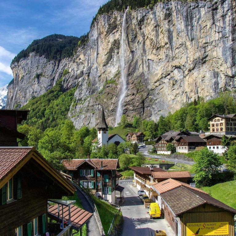 Lauterbrunnen Staubbach Beautiful Waterfall Apartment - Apartment mit 3 Schlafzimmern - 95