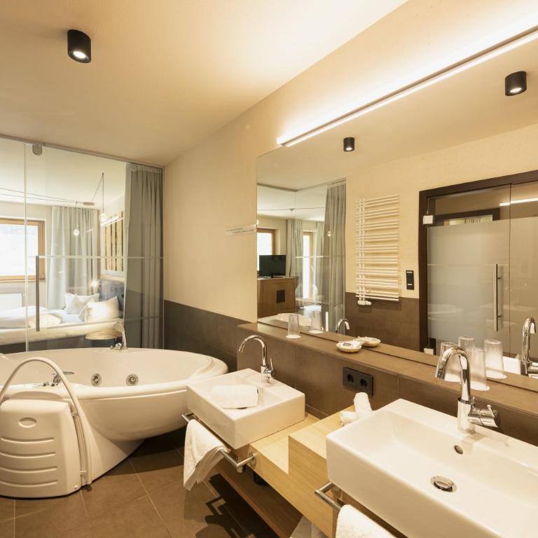 Almhof Family und Wellness Resort - Superior Suite - 1