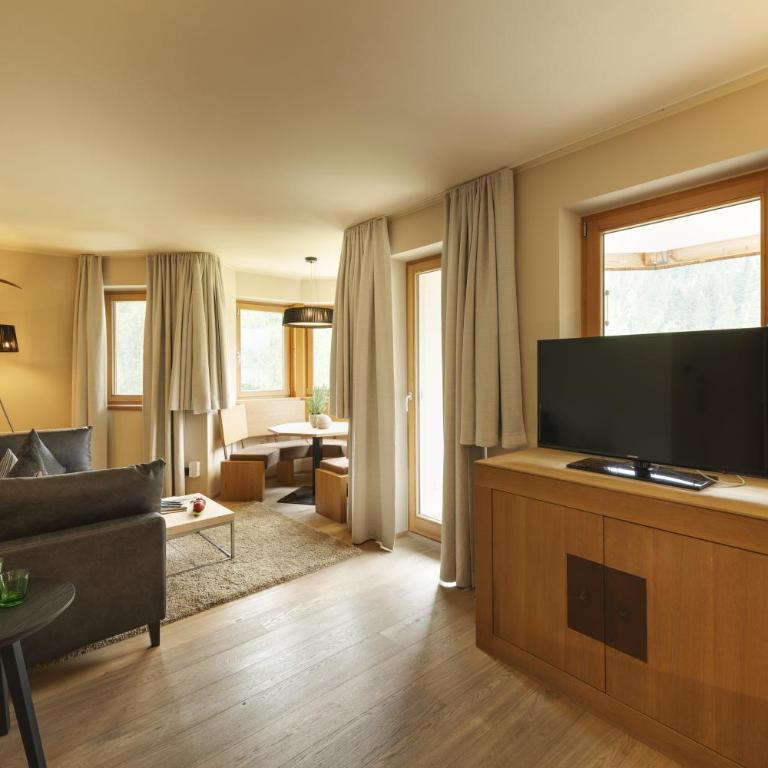 Almhof Family und Wellness Resort - Superior Suite - 2