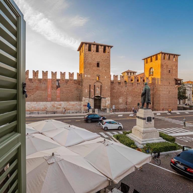 Corte Realdi Castelvecchio Verona - Deluxe King Room with Castle View - 11