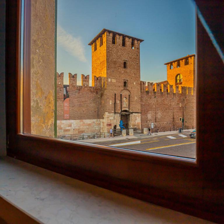 Corte Realdi Castelvecchio Verona - Grand Deluxe King Room with Castle View - 5