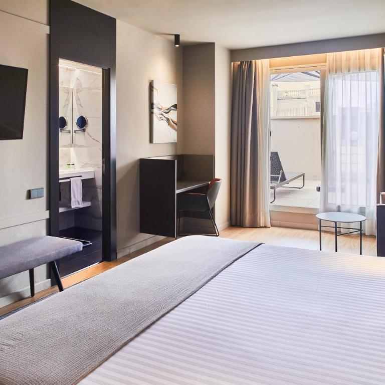 Silken Ramblas - Deluxe Double or Twin Room with Terrace - 1