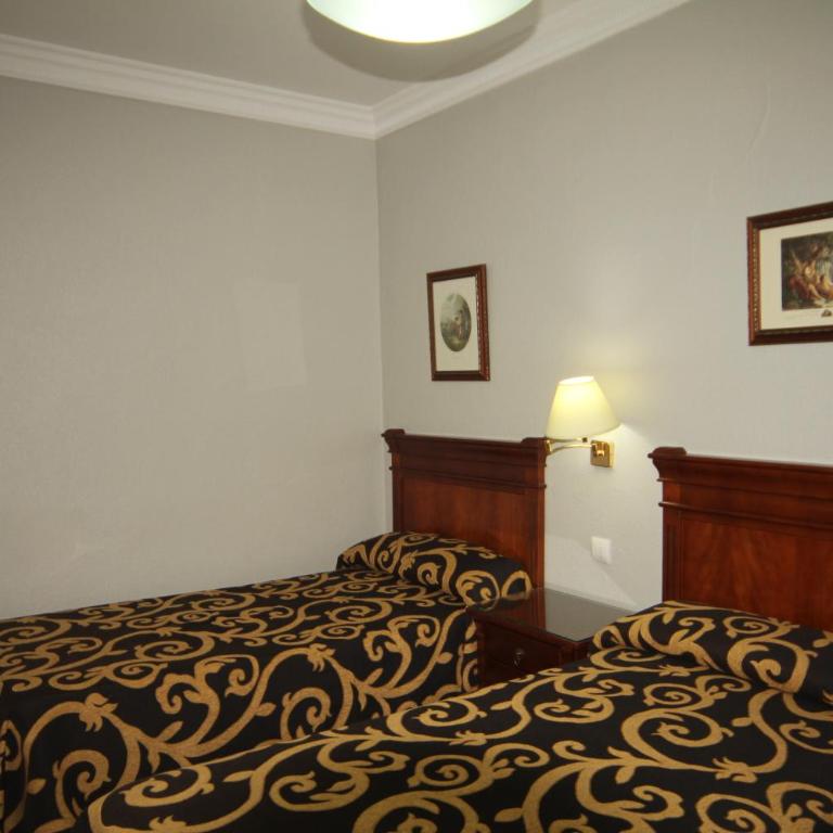 Hostal Roma - Habitación Doble - 1 o 2 camas - 1