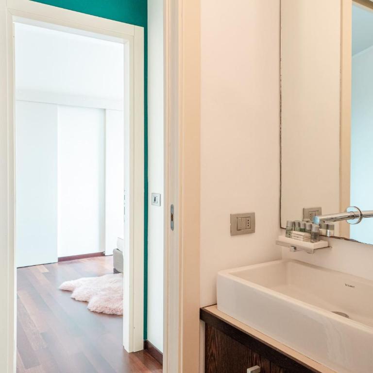 The Best Rent - Bright two-bedroom apartment in De Amicis - Appartamento con 2 Camere da Letto - 30