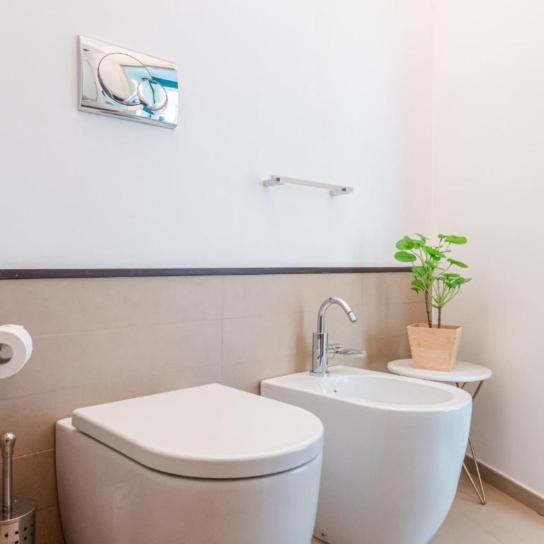 The Best Rent - Bright two-bedroom apartment in De Amicis - Appartamento con 2 Camere da Letto - 33